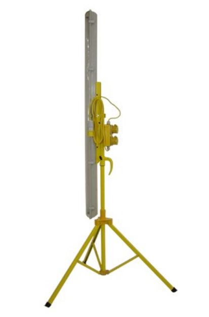 Picture of PL158 PLASTERERS SITE LIGHT  ON RETRACTABLE STAND W/ 5MTR CABLE & 2X 110V 16A SOCKET