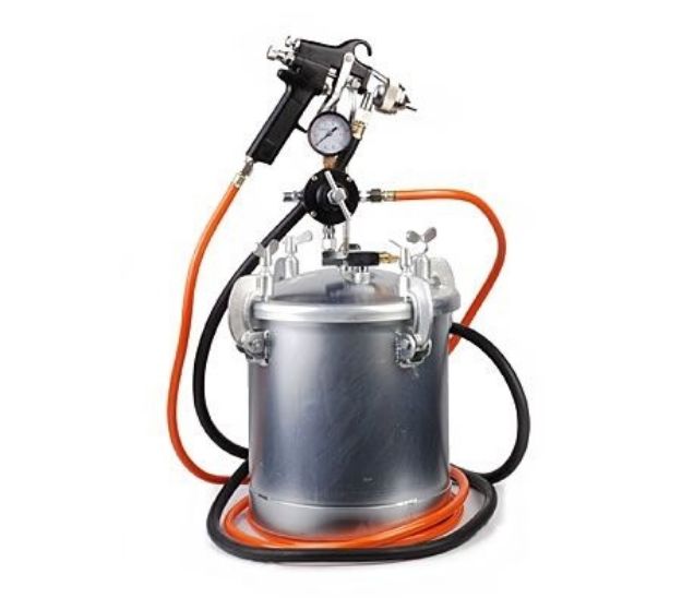 Picture of B W 9LTR PRESSURE POT C/W 3MT TWIN HOSE SPRAY GUN PRESSURE GAUGE & REGULATOR