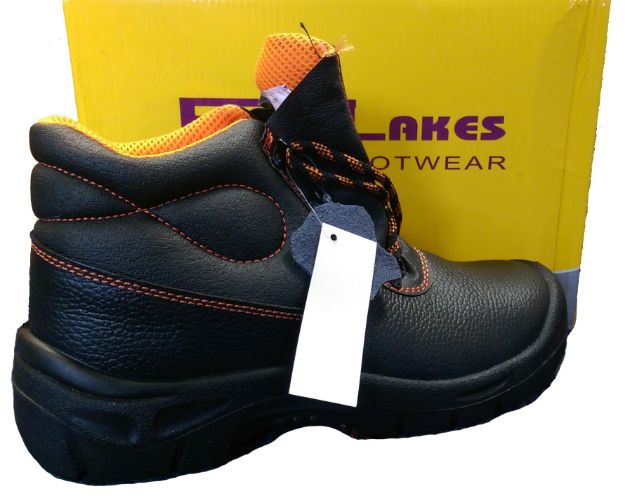 Picture of FOURLAKES FL1028  S3 SAFETY BOOT W/ SCRUFF CAP