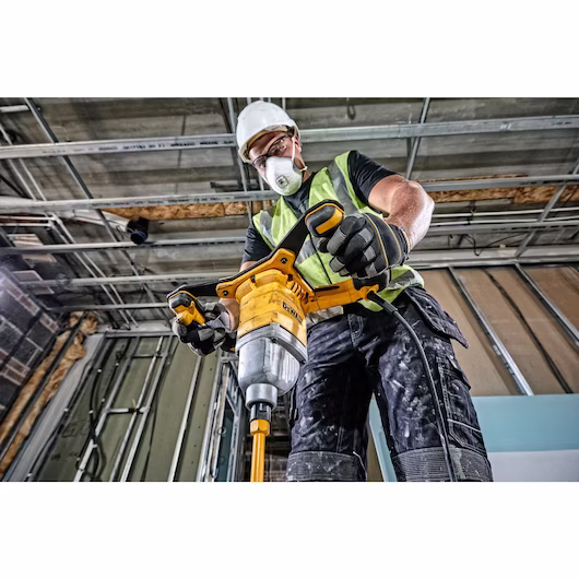 Picture of Dewalt DWD241 110v Variable Speed Mixer Drill With M14 160mm Paddle 225-725rpm 6.3kg 